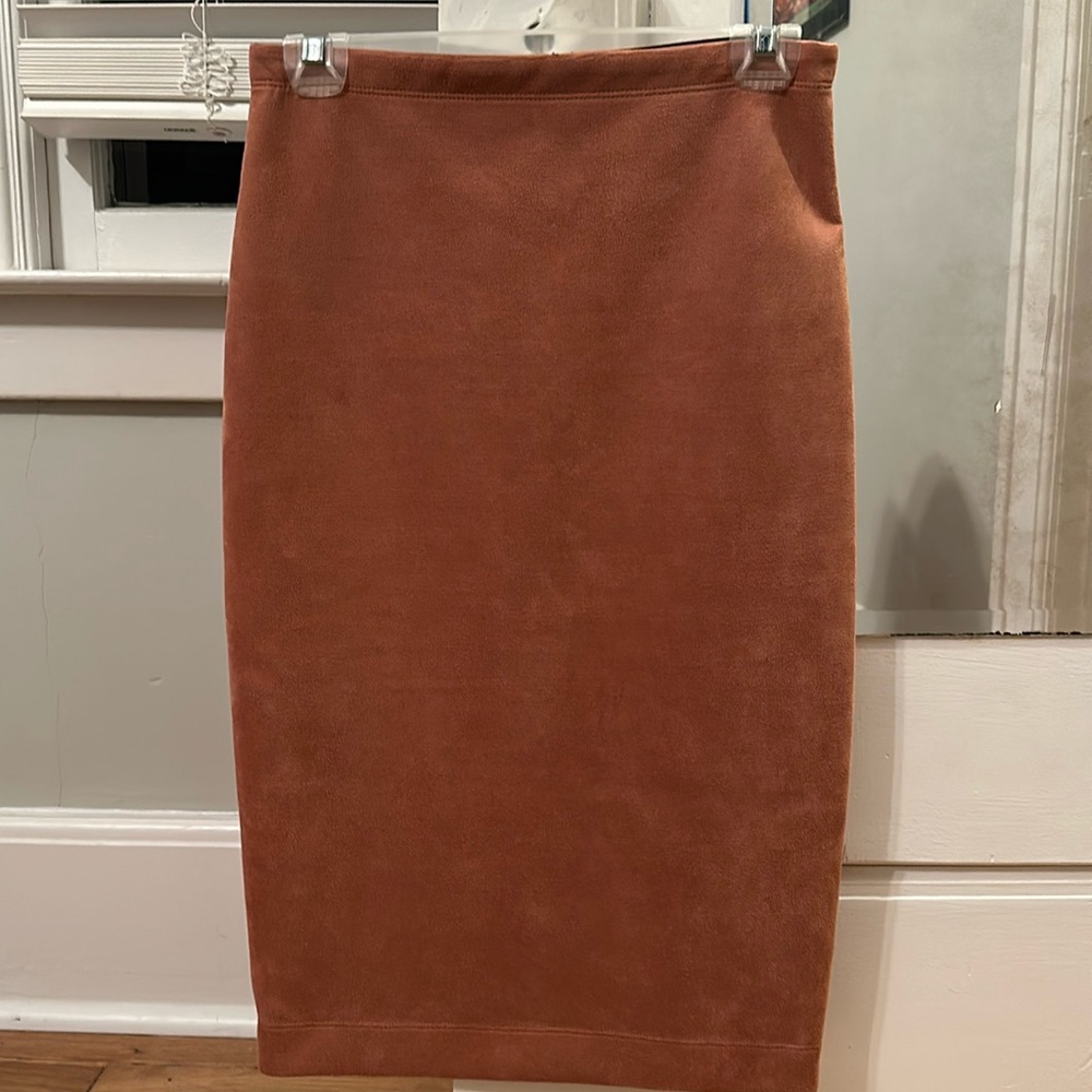 Knee length velvet pencil skirt!